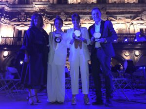 En la Plaza Mayor de Salamanca con Sheila Blanco, Patricia Estremera y Alfonso Mendiguchía